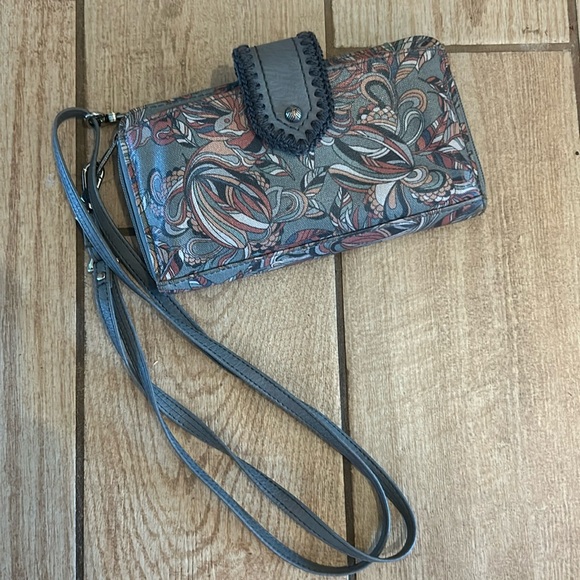 Sakroots Gray Olympic Smartphone Crossbody Purse Wristlet Wallet Art For A Cause - Picture 1 of 6